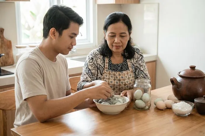 Pembuatan Telur Asin: Gampang dan Rasanya Nampol!