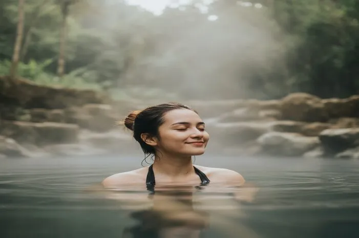 Berendam Air Panas: Atasi Stres, Nyeri Otot, Tidur Nyenyak
