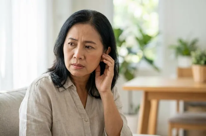 Jangan Panik! Telinga Panas Sebelah Kanan, Ini Sebabnya