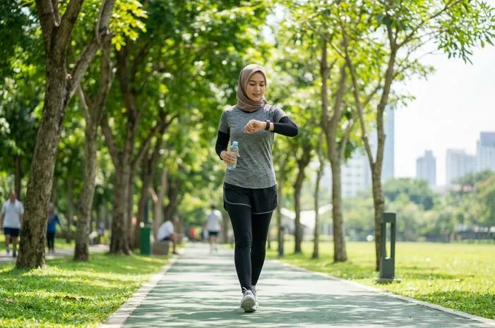 Jalan Kaki 30 Menit Membakar Berapa Kalori? Yuk Simak!