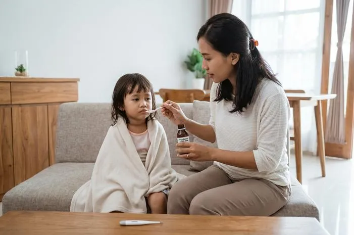Rekomendasi Obat Demam Pilek Anak Aman untuk Si Kecil