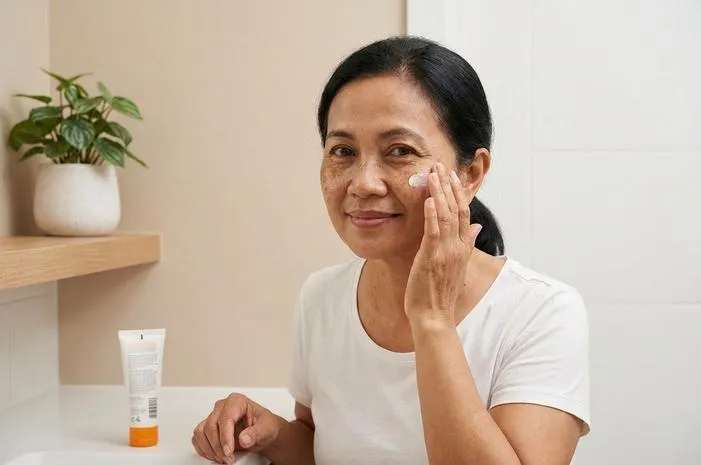 Sunscreen Terbaik Buat Flek Hitam Usia 40 Tahun Keatas