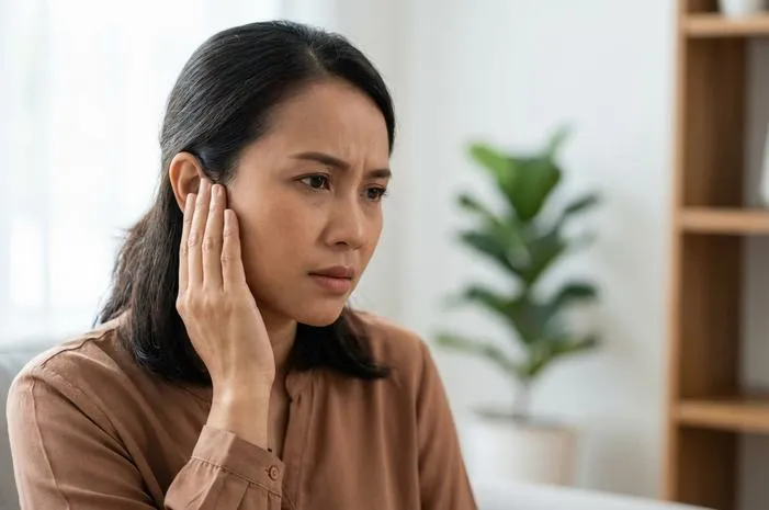 Serumen Prop Bikin Telinga Tersumbat? Ini Solusinya