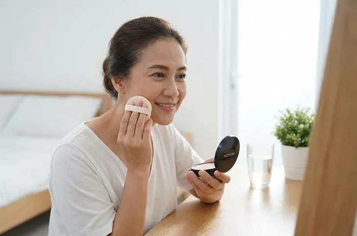 Rahasia Bedak Revlon: Wajah Mulus Bebas Kilap Tahan Lama
