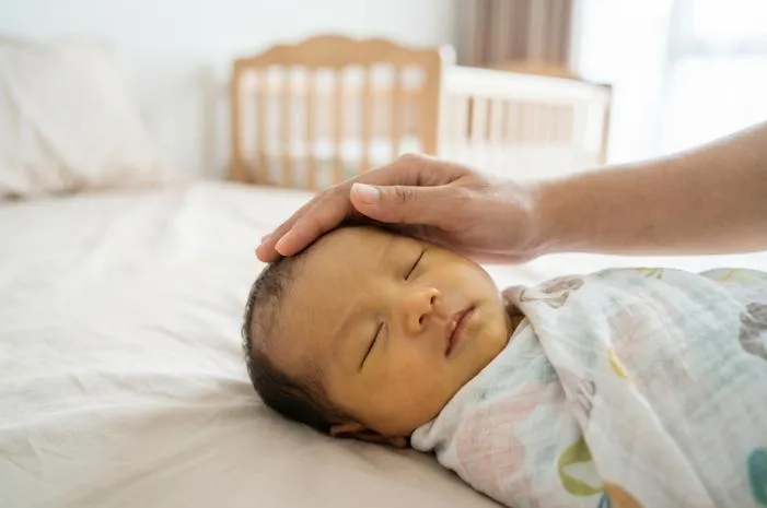 Mata Bayi Kuning Normal: Amankah? Ini Penjelasan Dokter