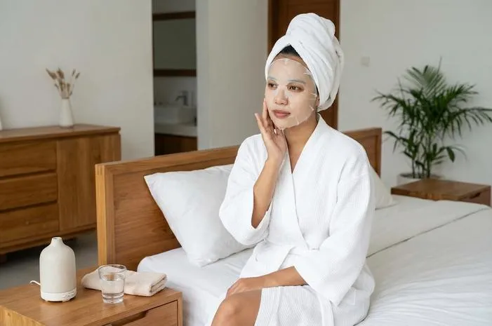 Apakah Sleeping Mask Perlu Dibilas? Jawabannya Ada Di Sini!