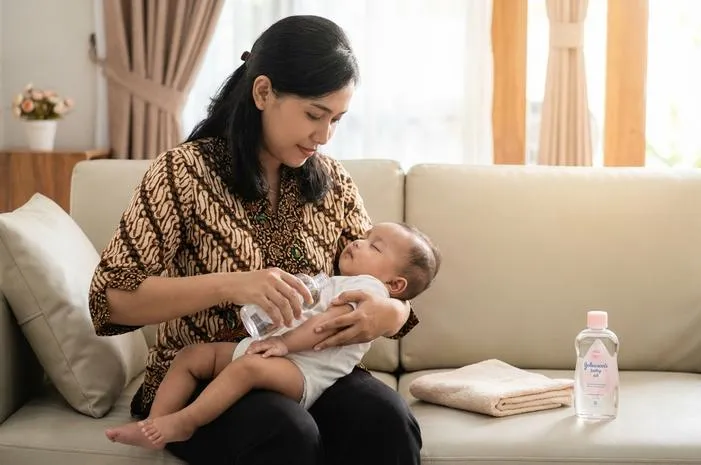Johnson Baby Oil Untuk Apa? Manfaat Lengkapnya