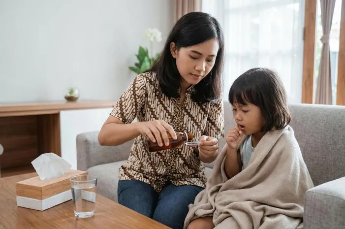 Obat Sirup Flucadex untuk Apa? Atasi Flu, Batuk, Demam