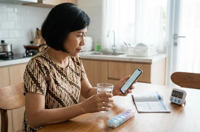 Jarak Waktu Minum Obat? Jangan Asal Pagi Siang