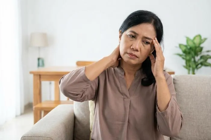 Leher Belakang Kaku Kepala Pusing Gejala Apa? Ini Dia