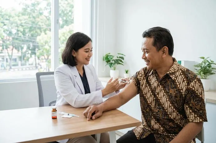 Neurobion 5000 Injeksi Atasi Kebas dan Nyeri Saraf