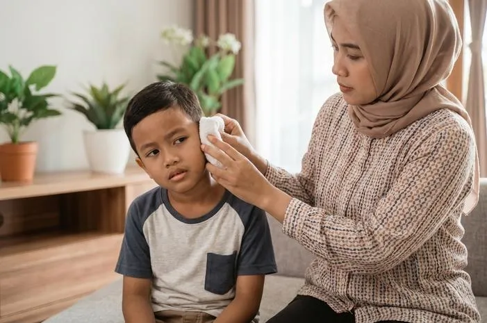 Telinga Bernanah Tak Boleh Disepelekan, Ini Penanganannya