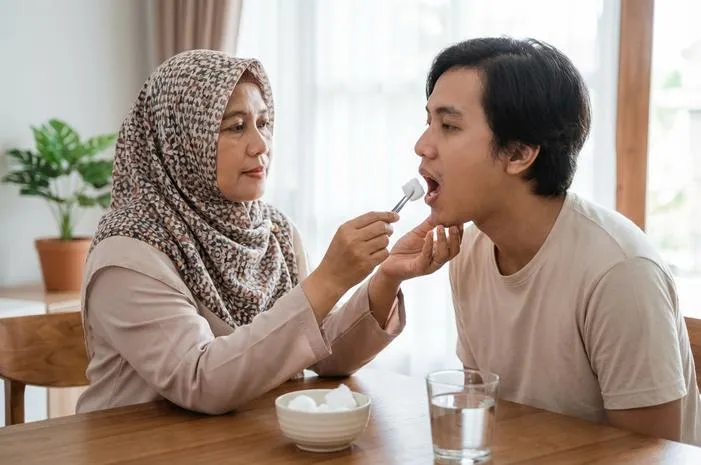 Ternyata begini cara mengeluarkan ulat gigi dengan kapas