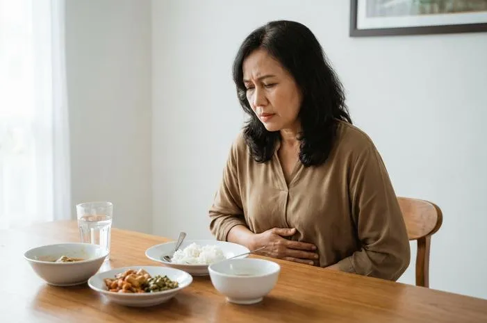 Kenapa Perut Sakit Setelah Makan? Ini Penyebabnya!