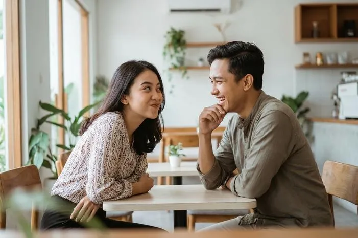 Flirting Apa? Pahami Bedanya Ramah dan Godaan Asyik.