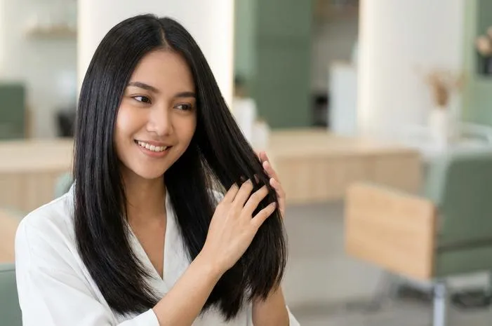 Begini Cara Smoothing Rambut Sendiri Hasil Salon