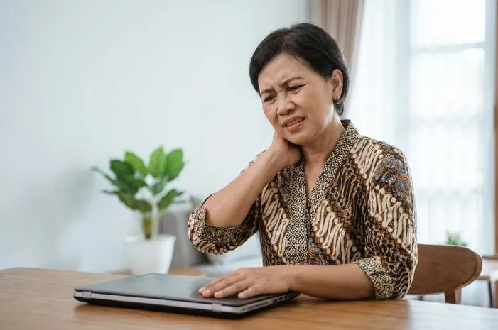 Kaku Kuduk: Tanda Medis Serius, Bukan Leher Kaku Biasa