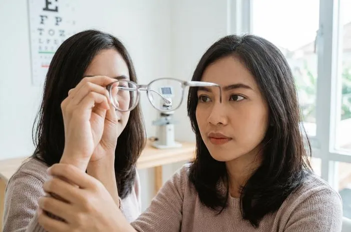 Lensa CRMC: Jernih, Anti Radiasi, Nyaman Harian