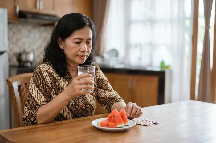 Bolehkah Makan Semangka Setelah Minum Obat?