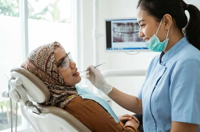 Apakah Scaling Gigi Sakit? Rasanya Ngilu, Bukan Nyeri!