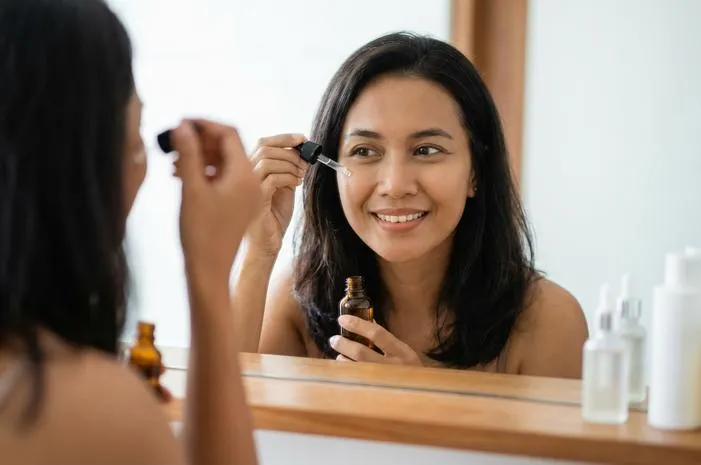 Wardah Crystal Secret: Serum Cerah Bebas Flek Hitam