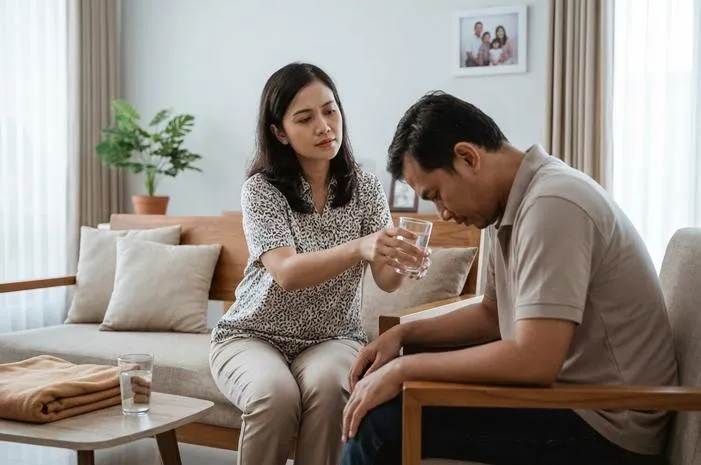 Aman! Cara Menyadarkan Orang Mabuk Alkohol Tanpa Panik