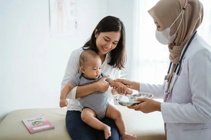 Panduan Imunisasi Bayi 3 Bulan: Yuk Lindungi Si Kecil!