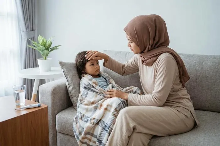Kenapa Anak Sering Demam Seminggu Sekali? Ini Sebabnya