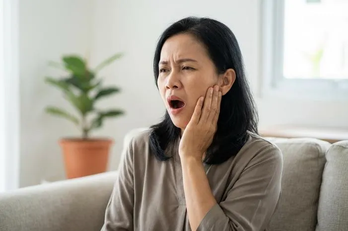 Rahang Sakit Saat Menguap? Ini Penyebab dan Atasinya