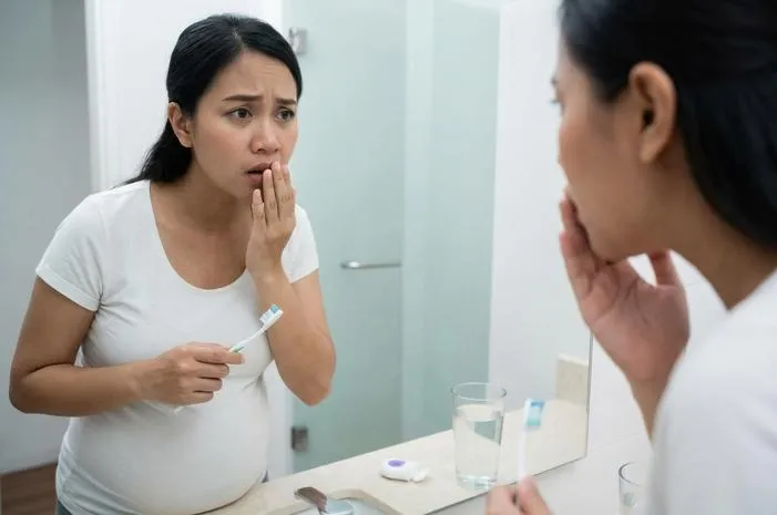 Gusi Berdarah Saat Hamil? Jangan Khawatir, Ini Solusinya!