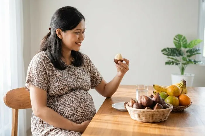Boleh Ibu Hamil Makan Salak? Aman, Enak, Kaya Manfaat!