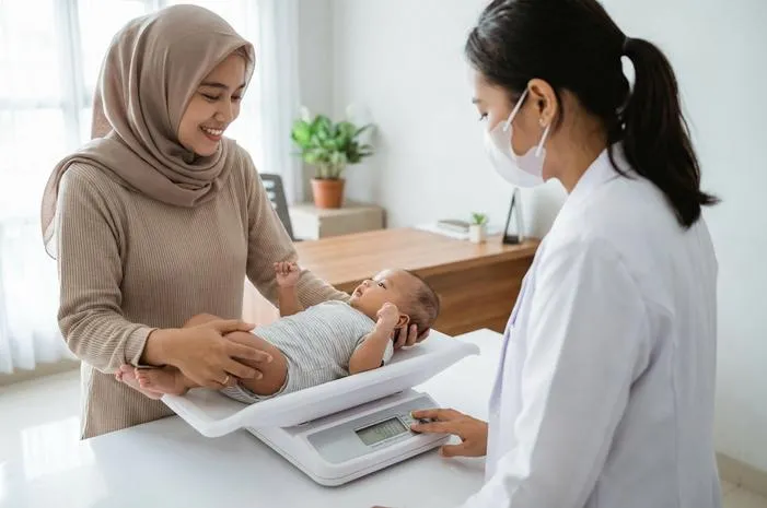Berat Bayi 4 Bulan: Cek Normalnya dan Tips Optimal