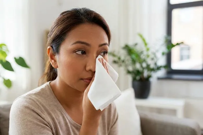 Cara Membersihkan Mata: Usir Debu dan Kelilipan