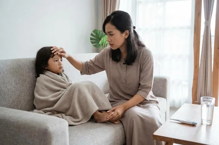 Badan Panas Telapak Tangan Kaki Dingin, Kenali Gejalanya