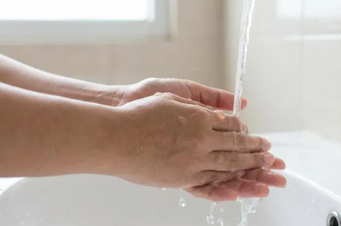 Bintik Air di Tangan Gatal? Ini Penyebab dan Solusinya