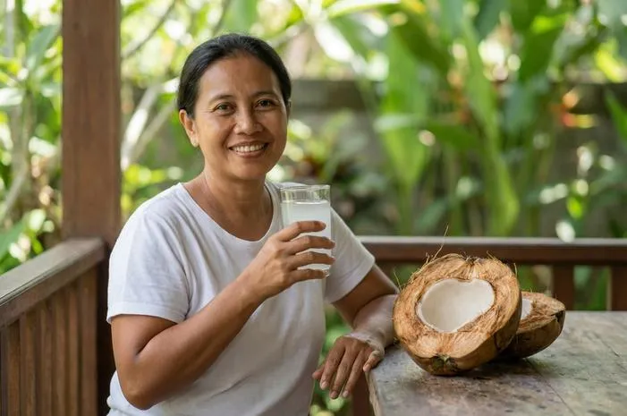 Khasiat Air Kelapa Tua: Jaga Gula Darah, Kolesterol Sehat