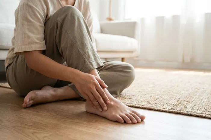 Ada Benjolan di Punggung Kaki? Jangan Panik, Ini Sebabnya