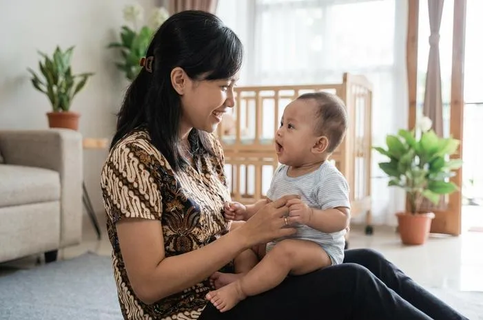 Bayi Bisa Bicara Umur Berapa? Ini Jawabannya Mom!
