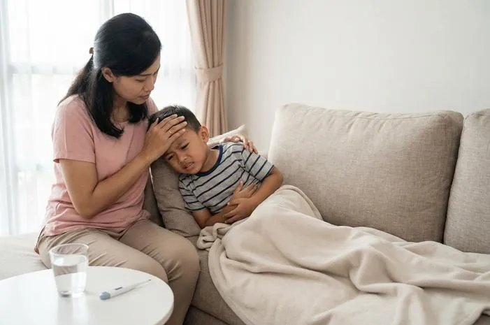 Anak Sakit Perut Demam? Tenang, Ini Cara Atasinya!