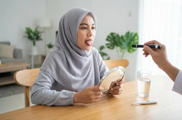 Warna Lidah Tipes: Kenali Ciri Putih Berselaputnya!