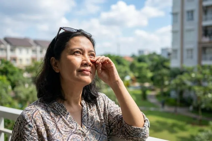 Floaters Bisa Hilang Sendiri? Ini Penjelasannya