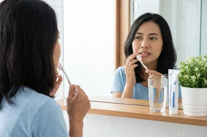 Ampuh! Cara Mengatasi Gusi Berdarah dengan Mudah