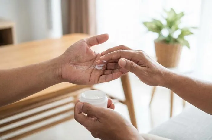 Atasi Hiperkeratosis: Kulit Kasar Jadi Halus Kembali!