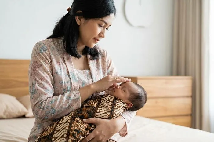 Kenapa Ubun-Ubun Bayi Berdenyut? Normal Kok, Moms!