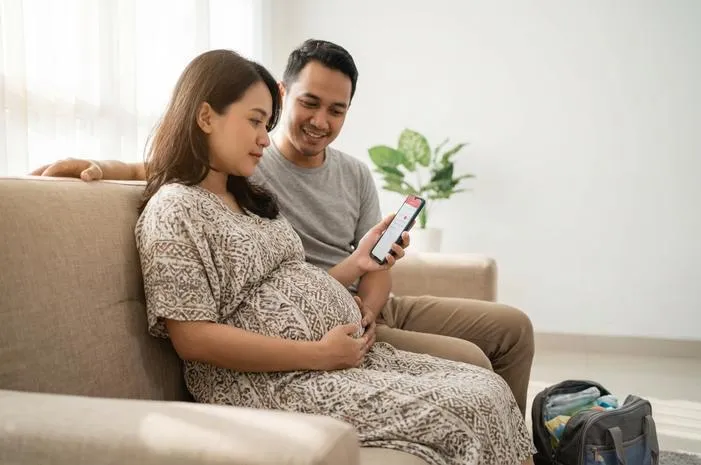 Lendir Darah Keluar, Berapa Lama Melahirkan Kemudian?