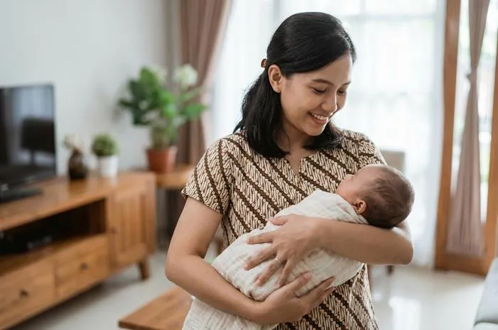 Cara Gendong Bayi 3 Bulan: Pasti Aman dan Nyaman