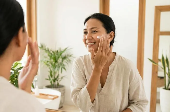 Natur E White Untuk Usia 40 Tahun Keatas: Cerah Flek Tersamarkan