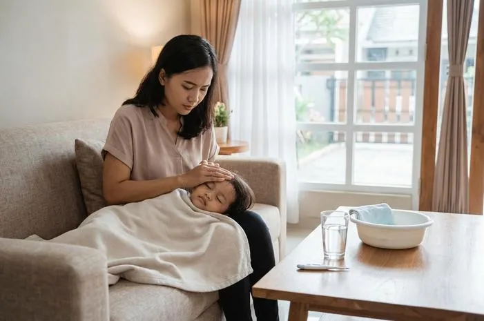 Anak Panas dan Muntah? Jangan Panik, Lakukan Ini!