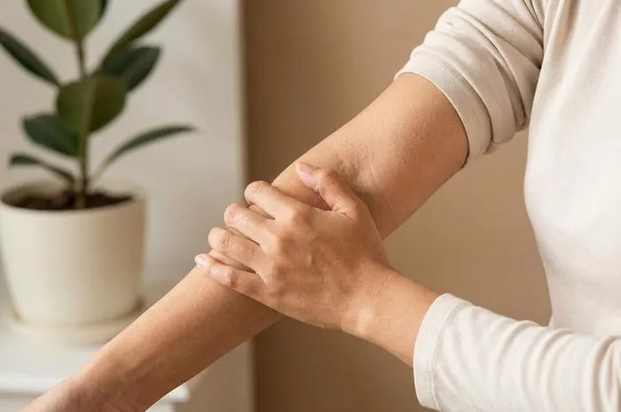 Kulit Mulus Impian? Atasi Chicken Skin di Tangan Sekarang!