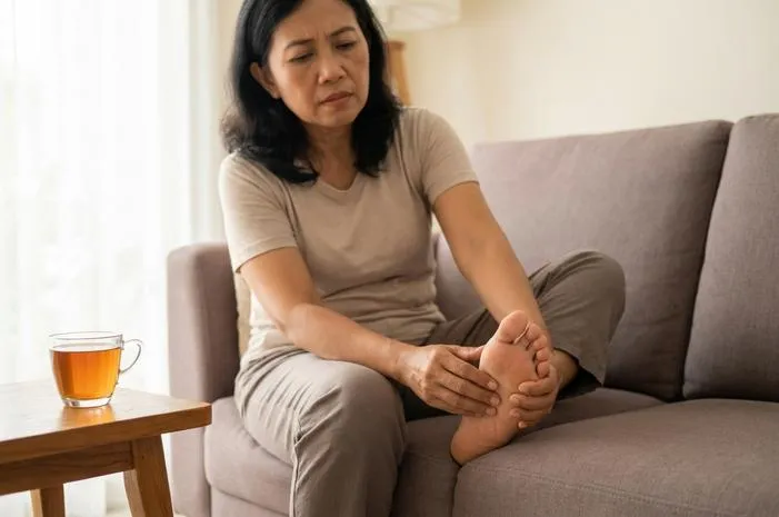 Telapak Kaki Kebas Sering Kambuh Kenali Penyebab dan Solusi